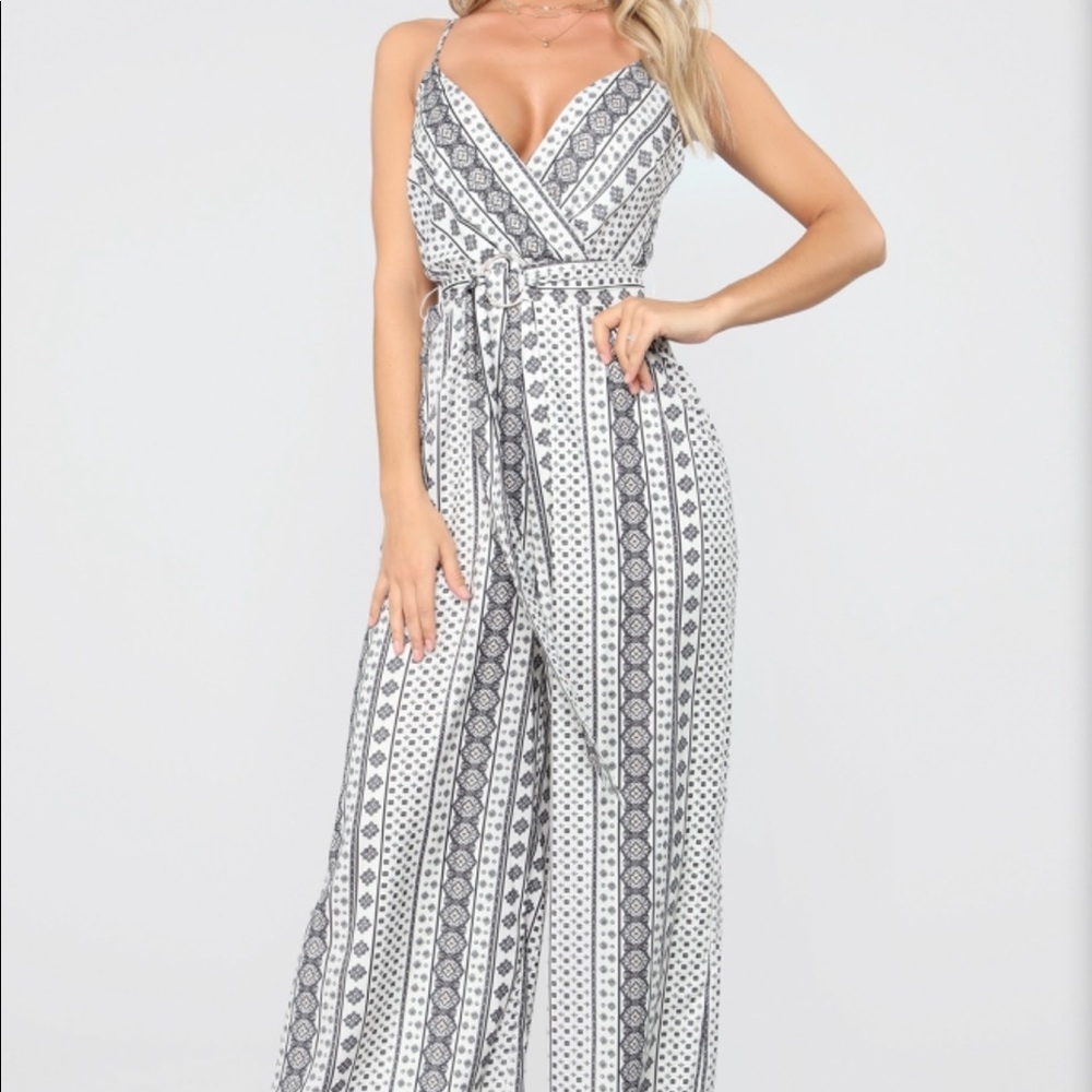 Fashion nova jumpsuit